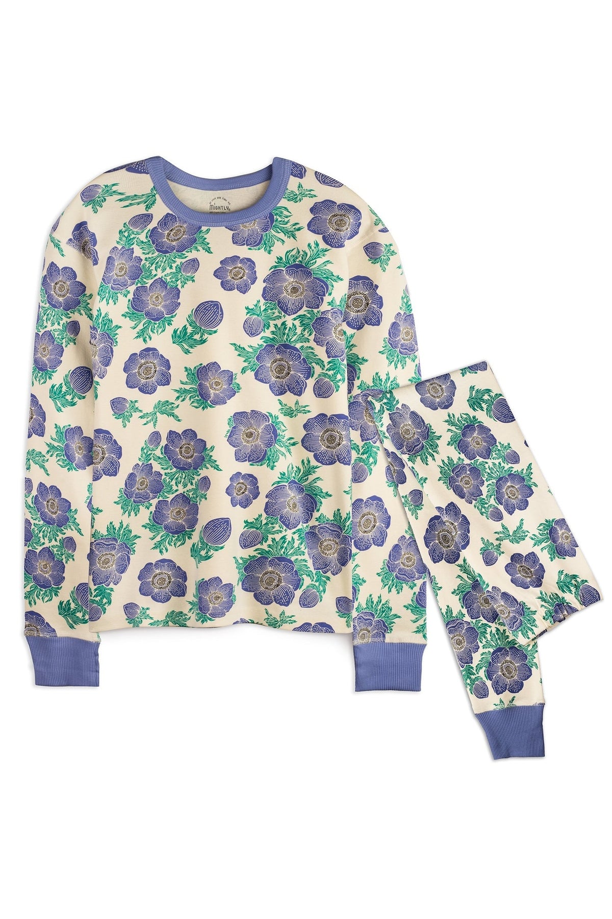 Relaxing pajamas for adults featuring a trendy purple poppies design - A must-have for parents